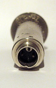 AKG D2000C - připojovací konektor typu DIN