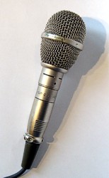 Mikrofon AKG D58 E 200 - komplet s konektorem + windscreen