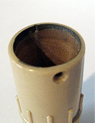 Mikrofon Neumann CMV 571 - stínící kovová síťka v plastovém korpusu