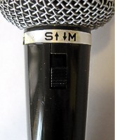 Mikrofon Telefunken TD 300 - detail přepínače zpěv - řeč