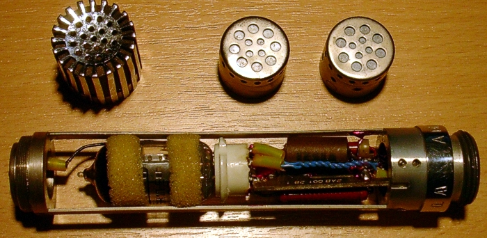 Kondenzátorový elektronkový mikrofon AMC 412 rozebraný